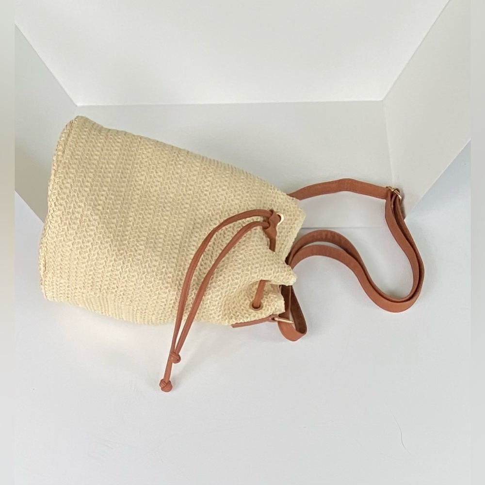 Montce Ali Woven Bucket Bag, Crossbody Bag, Sac Bag, Shoulder Bag 🎉HP🎉 - Picture 11 of 14